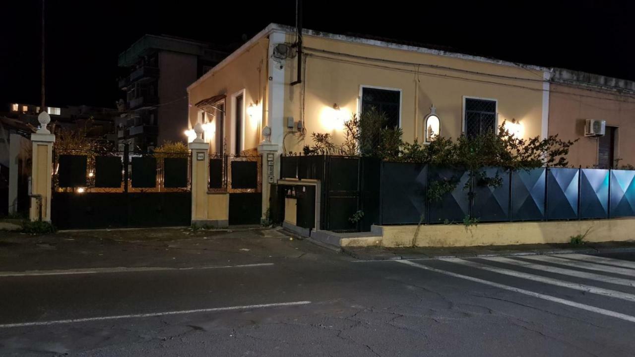 Hotel Casale Aeroporto di Catania Fontana Rossa Esterno foto